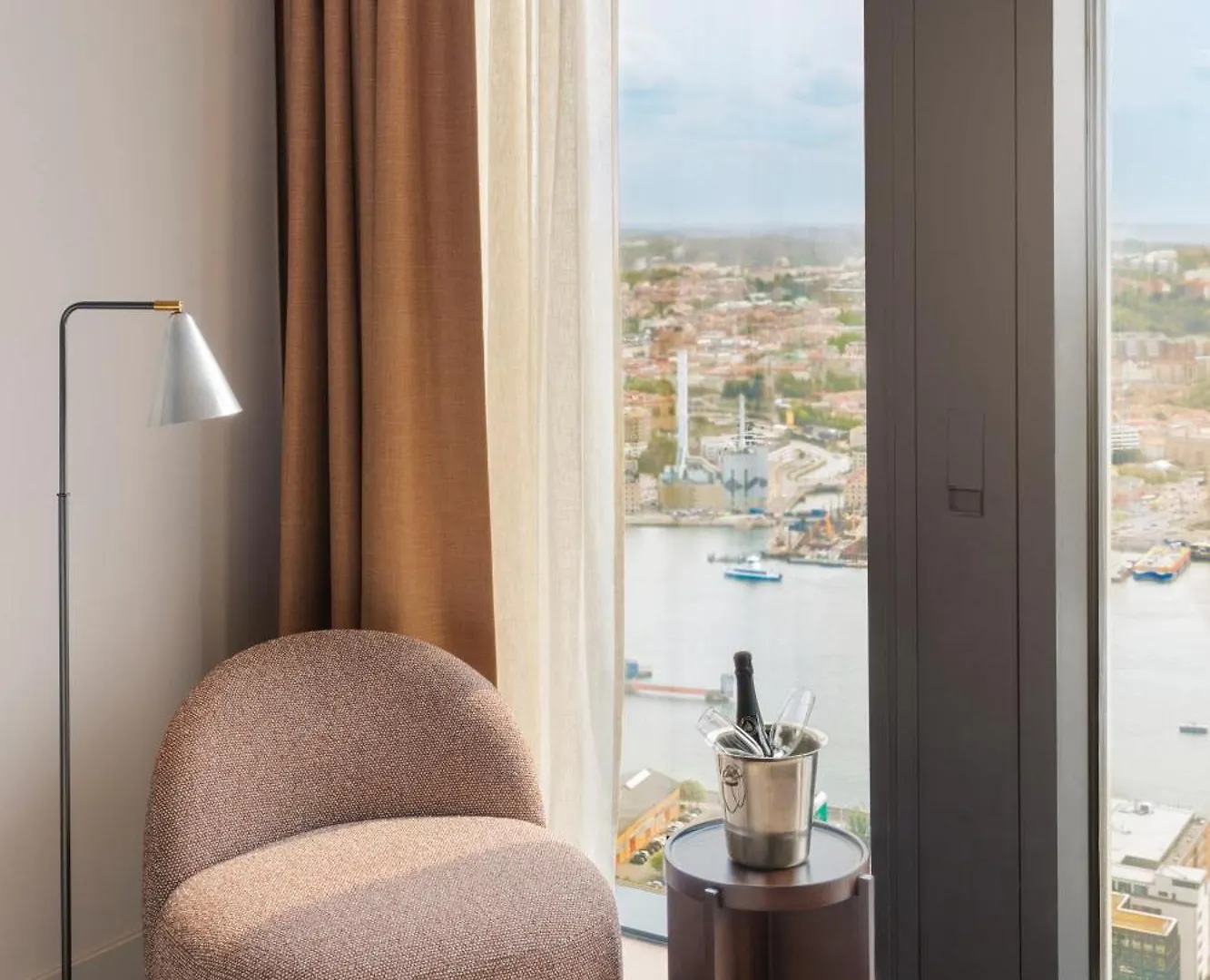 Clarion Hotel Karlatornet Gothenburg 4*,  Sweden